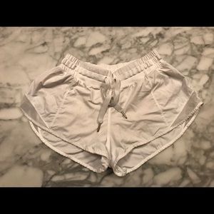 Lululemon Shorts White Size 4 to 6